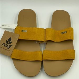 NWT Reef Vista Suede Sandals